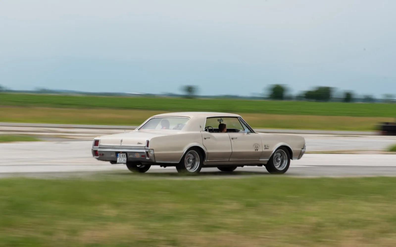 Image for Oldsmobile Cutlass Supreme Holiday Sedan