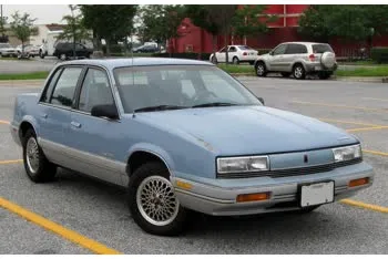 oldsmobile cutlass supreme-holiday-sedan