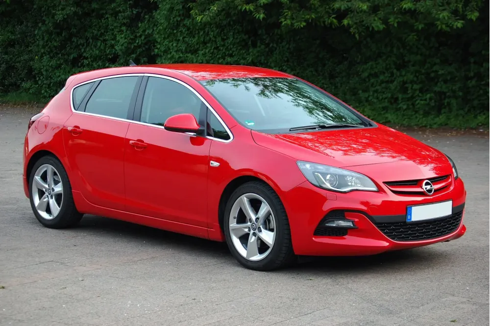 Opel Astra J (facelift 2012)