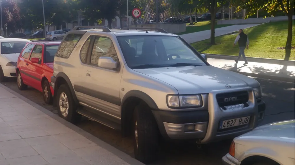 Opel Frontera B Sport