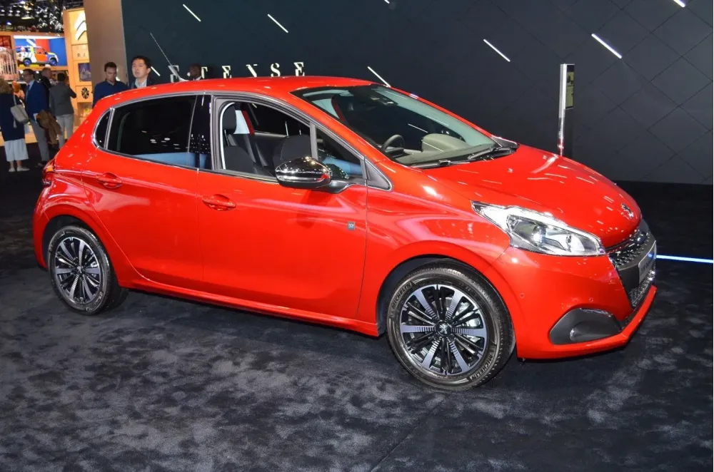 Peugeot 208 I (Phase II, 2015)
