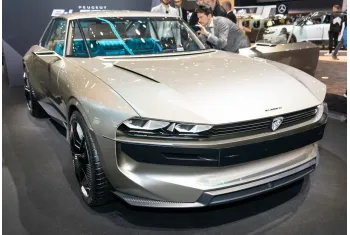 Peugeot e-LEGEND Concept