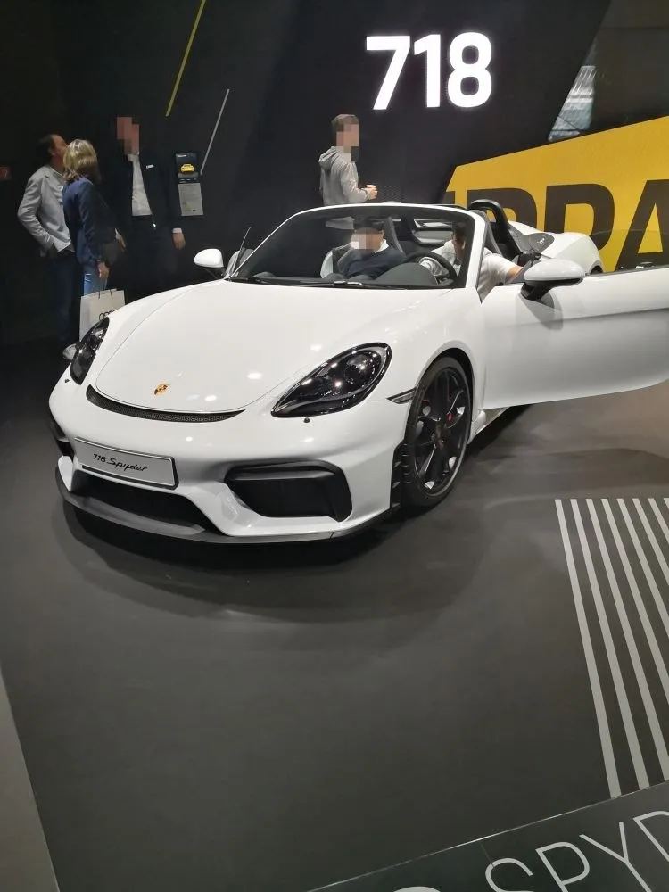 Porsche 718 Spyder (982)