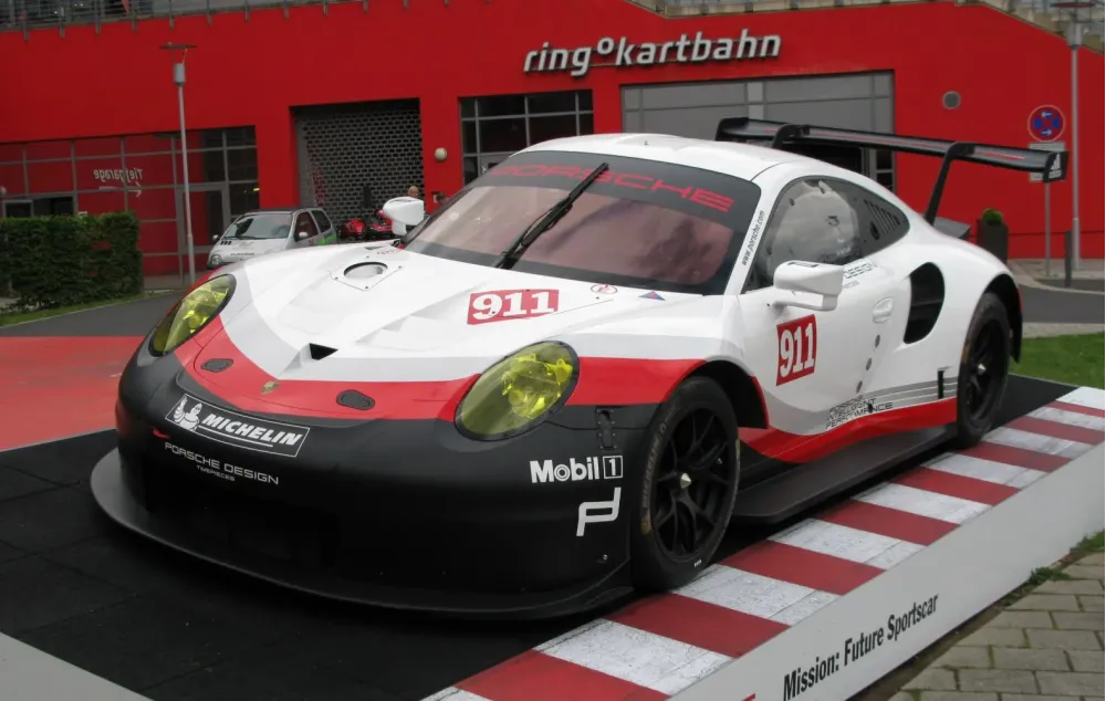 Porsche 911 RSR (991)