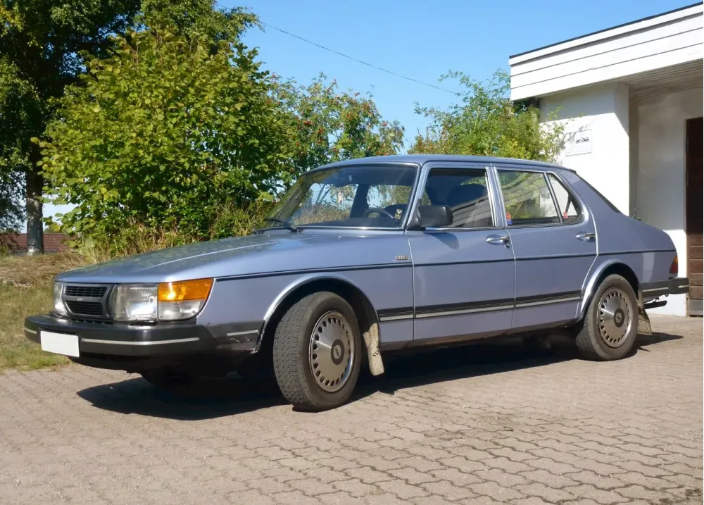 Saab 900 I