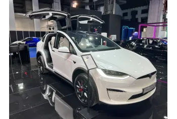 Tesla Model X facelift 2021
