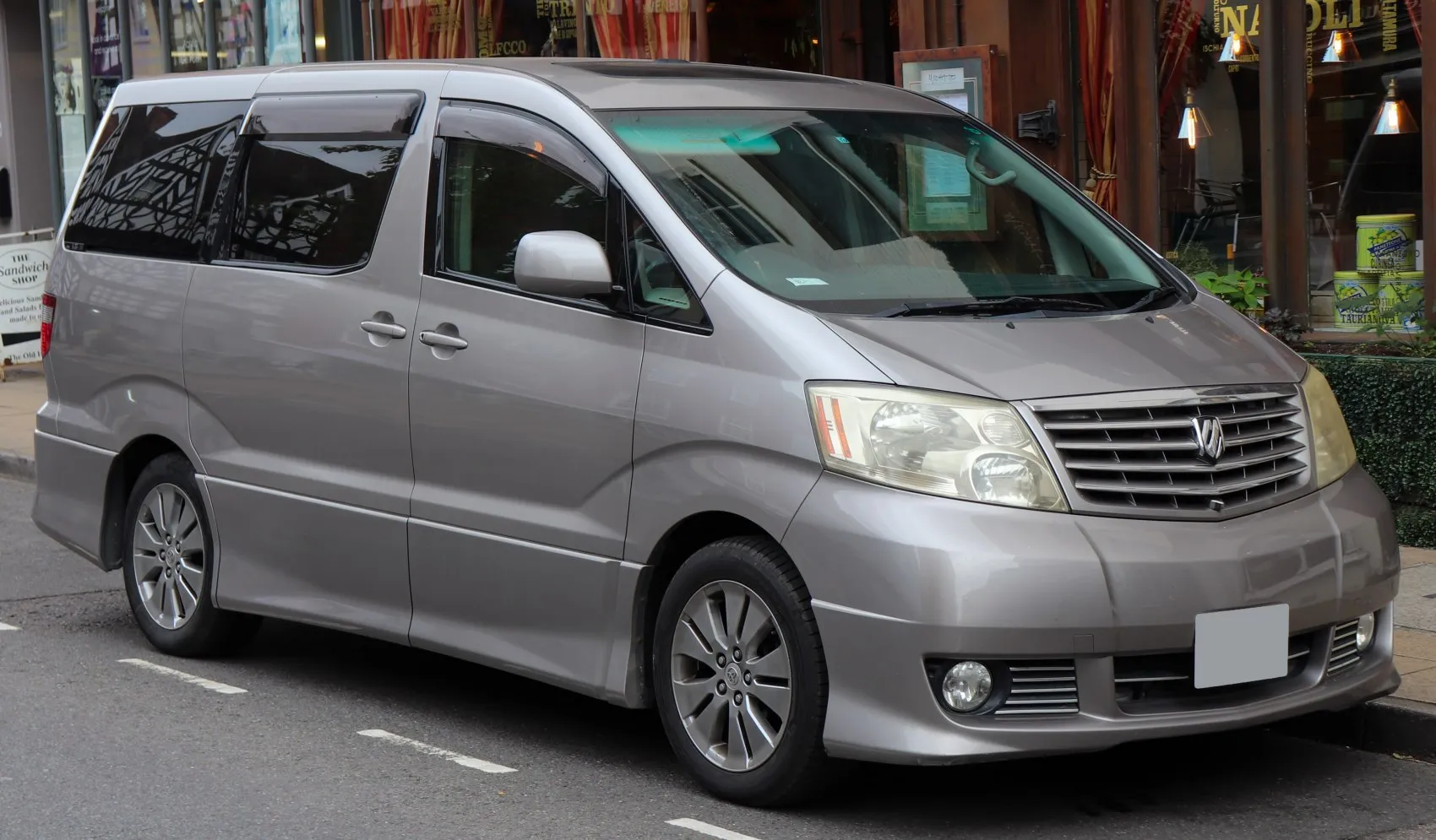 Toyota Alphard I