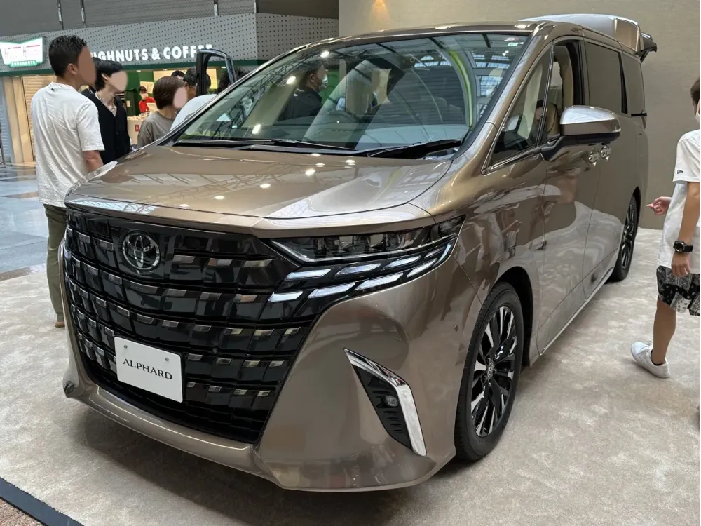 Toyota Alphard IV