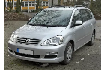 Toyota Avensis Verso facelift 2003