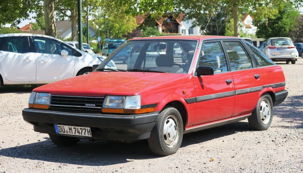 Toyota Carina Hatch (T15)