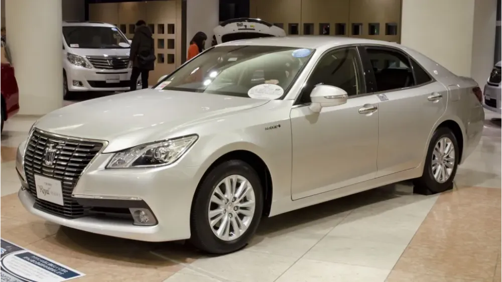 Toyota Crown XIV Royal (S210)