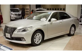 Toyota Crown XIV Royal (S210)