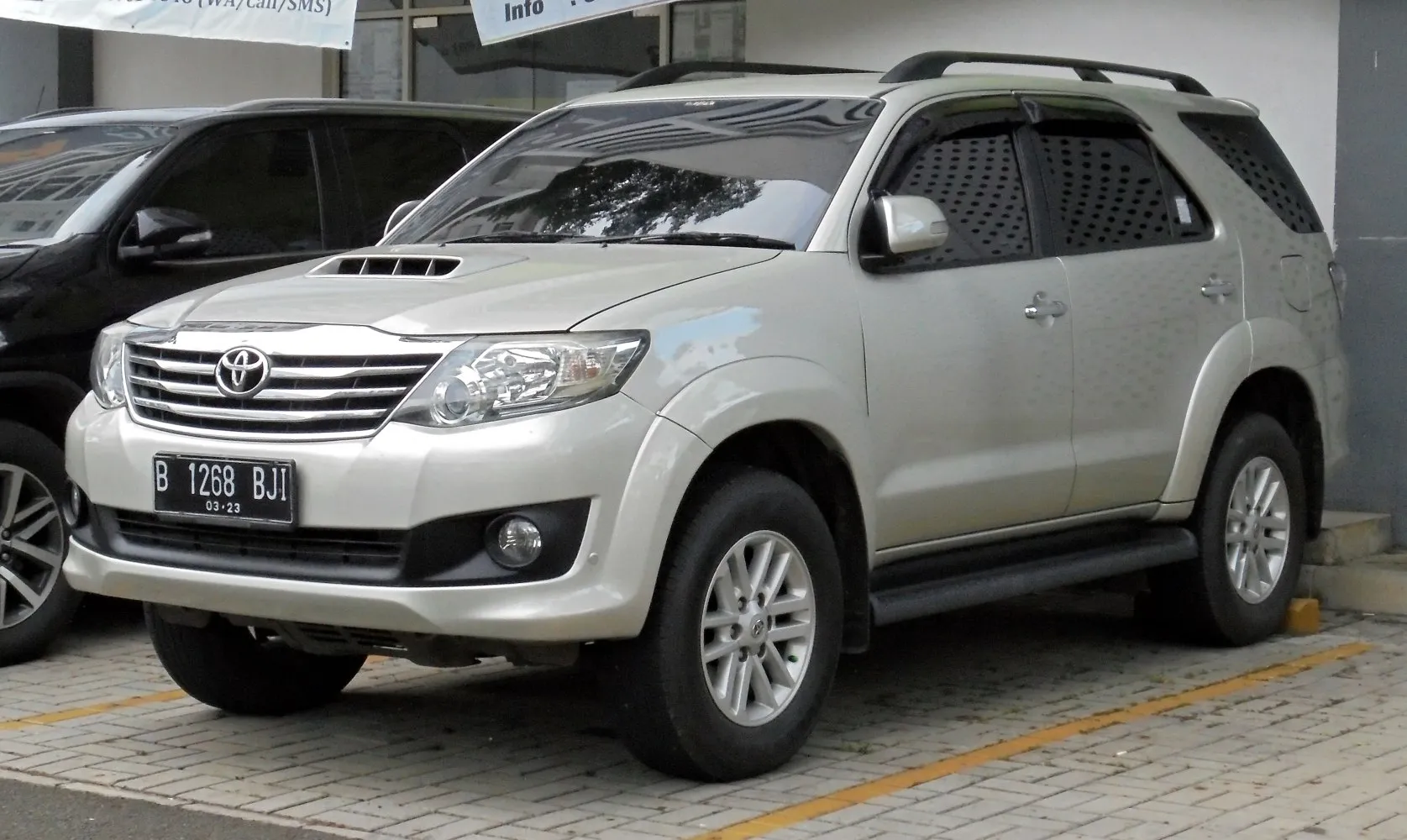 Toyota Fortuner I (facelift 2011)