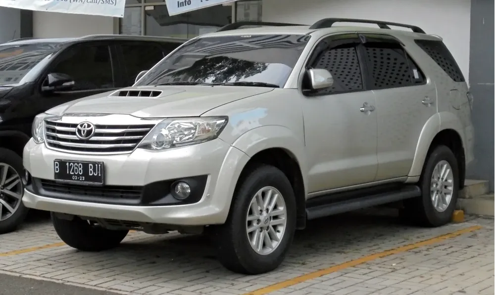 Toyota Fortuner I (facelift 2011)