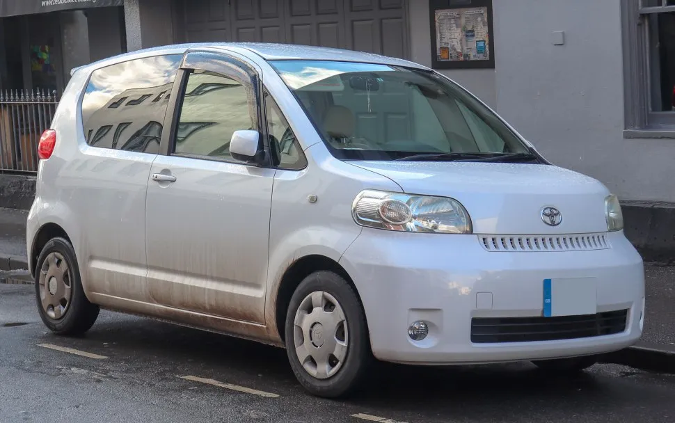 Toyota Porte I