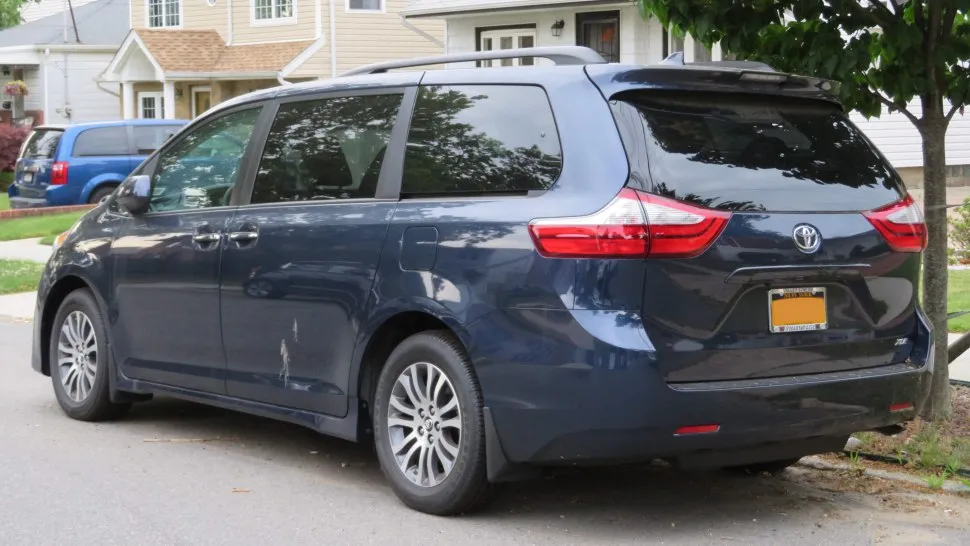 Image for Toyota Sienna III (facelift 2018)