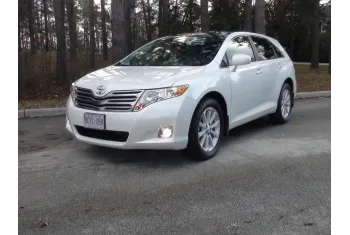 Toyota Venza I (AV10)