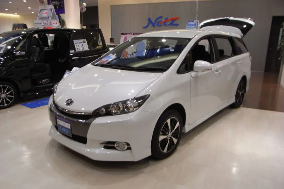 Toyota Wish II (facelift 2012)