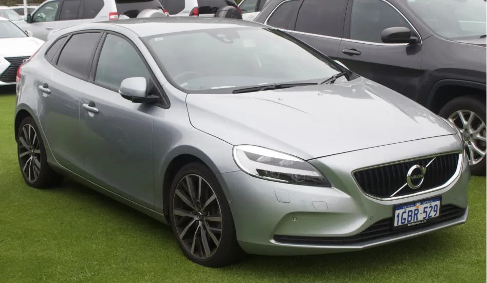 Volvo V40 facelift 2016